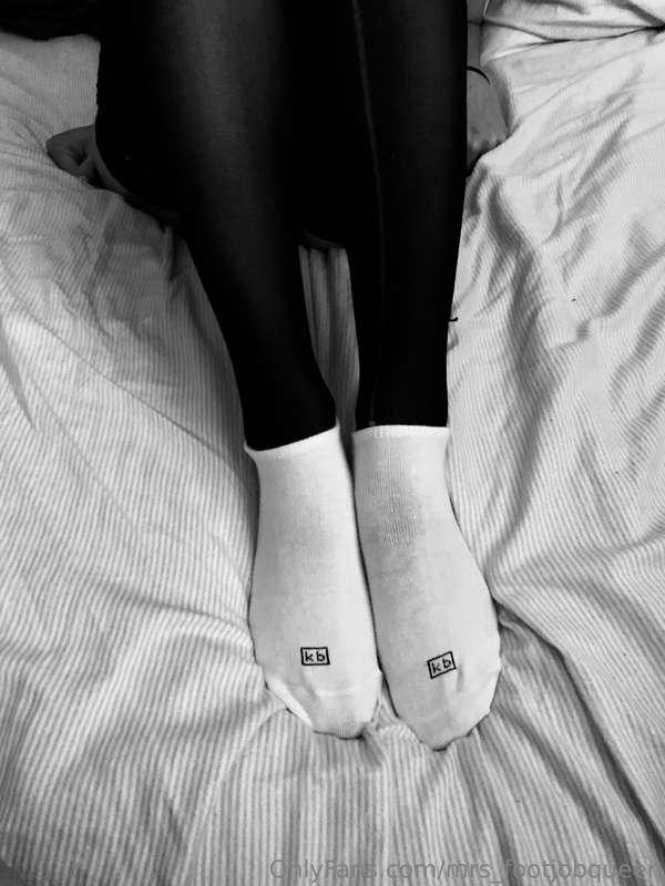 mrs_footjobqueen image #0