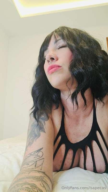 I'm free to video call, sexting, dickrate, custom videos and..
