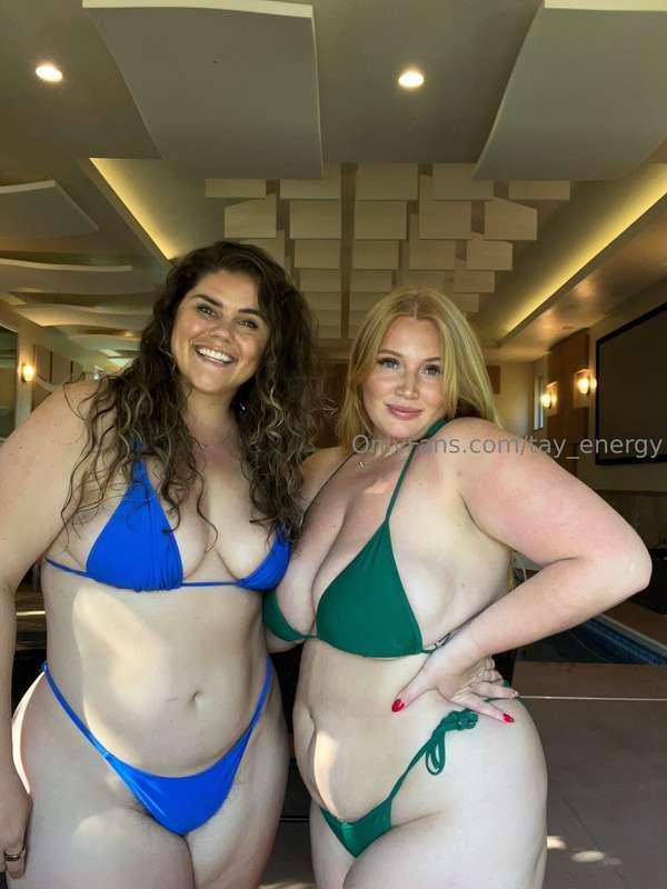 Are you subbed to my gorgeous girl, Strawberry yet?!!?? 🍓🥵🔥 ..