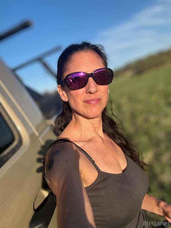 Morning sun and a Jeep ride. Happy Tuesday!