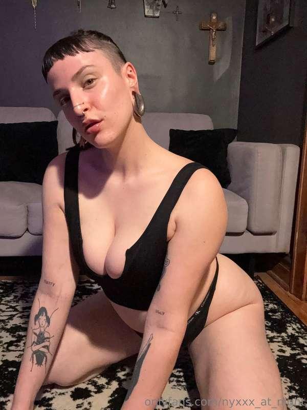 🍒 or 🍑?