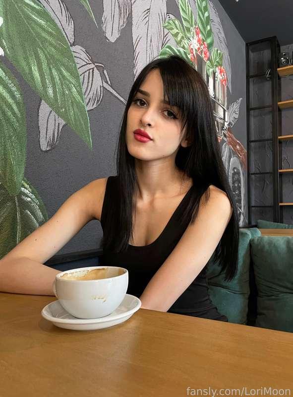 chilling and spending your hard-earned cash that you give such a divine goddess like me





#redlips #femdom #domme #findom #paypig #brunette #natural #teen #selfie #goon