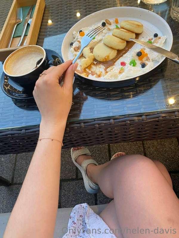 wonderful morning with a cup of hot coffee☕🌺💛