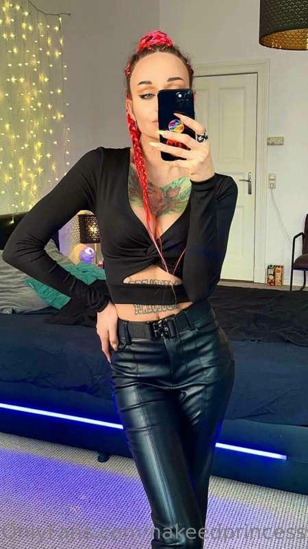 Big plans for the day, what do you think of my hot bright im..