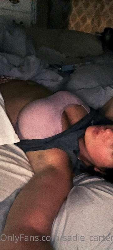 Laying in bed thinking about you 😘
