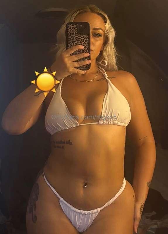 happy Monday!!!! Check your DMs!!! And be on here at 7pm for..