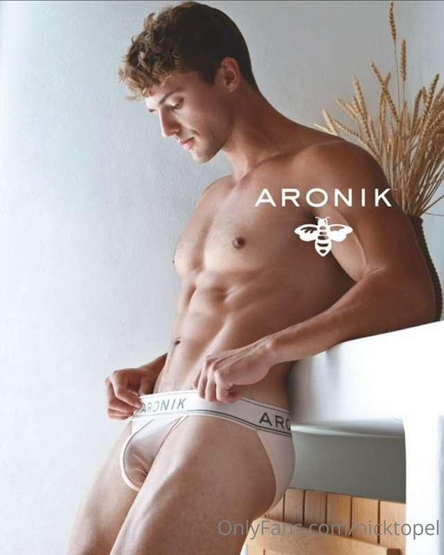 Comfy and secure 🩲

Wearing: Aronik