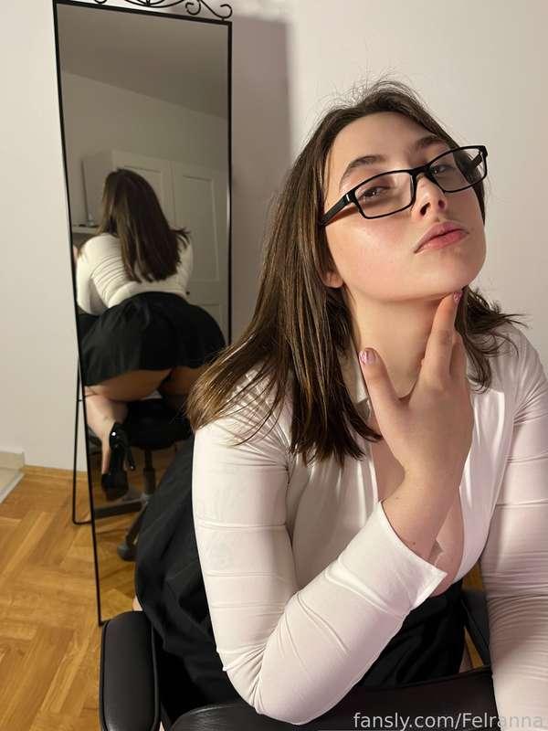 May I help you with exams? 😇

#bigtits #bigass #milkers #busty #horny #curvy #student #teacher #brunette #underskirt