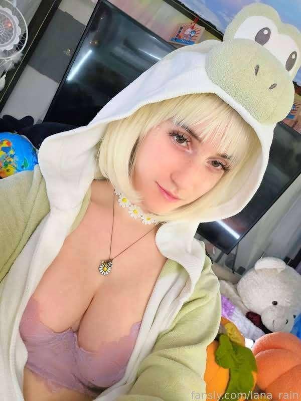 Hey guys I'm live tonight! Check my twitter @lana_rain for the links &lt;3