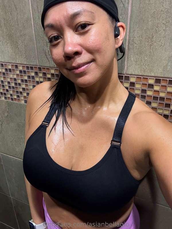 Back and shoulders ✔️✔️💪🏽 Let’s goooo! 