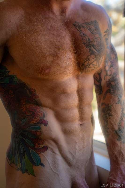 Lick them for daddy 💦