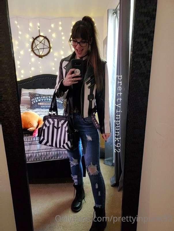 Heading to my Dr. Appointment looking like Beetlejuice. I ap..