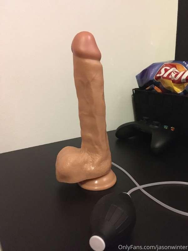 Got my first toy 🍆🙈 I hope you're excited for what's about t..