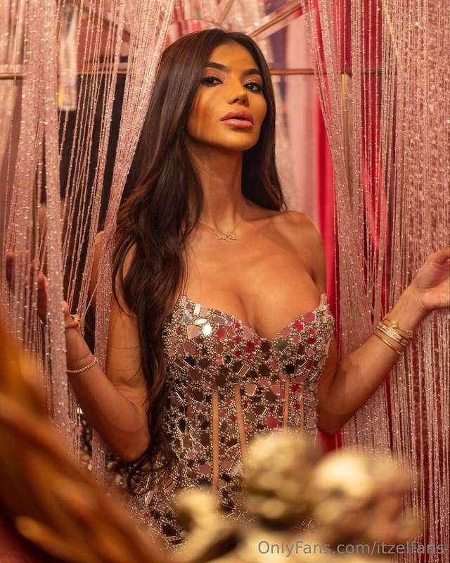 I matched the curtains lol 😅Can you guess where this was tak..