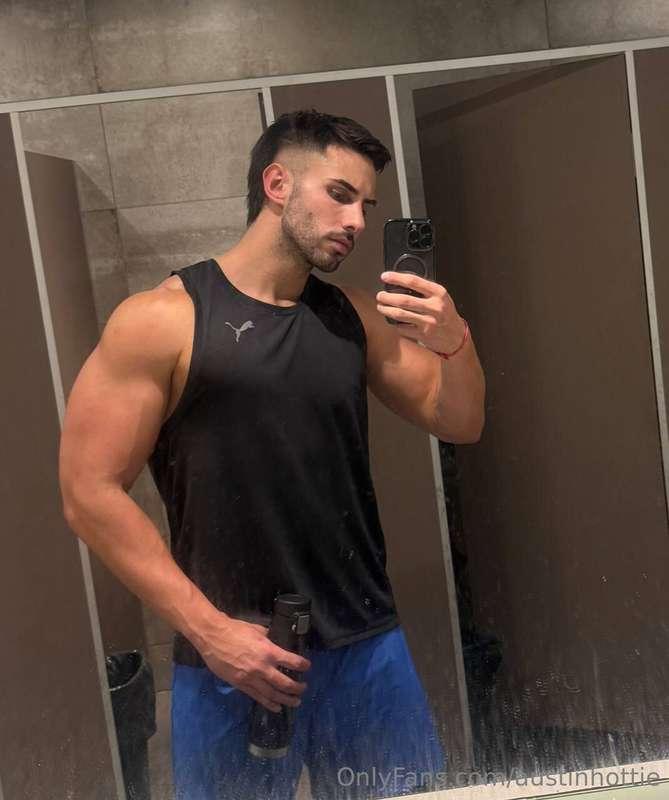 😍 @hotbrownboy 🍆✨ @hotbrownboy 🍑💦💦 Very hot boy, 𝙁𝙀𝙏𝙄𝙎𝙃 𝙀𝙓𝙋𝙀..