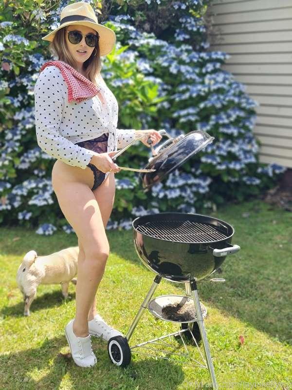 New Weber advert?? But for real.. can't a girl get a little ..