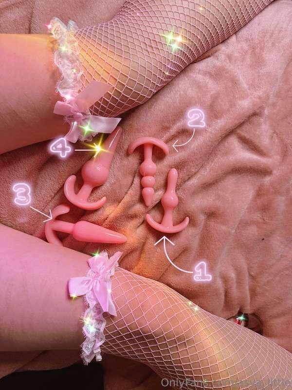 I'm a big fan of anal games!💦💦Choose your favorite plug for ..