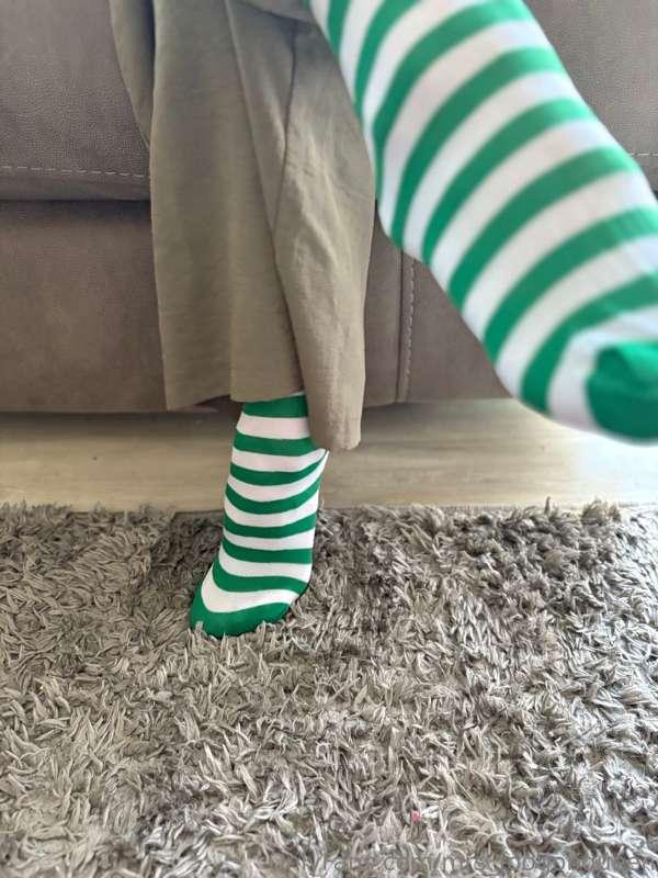 mrs_footjobqueen image #2