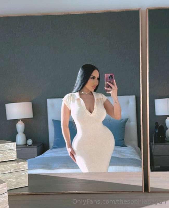 The night’s energy is a playful, fiery dance.