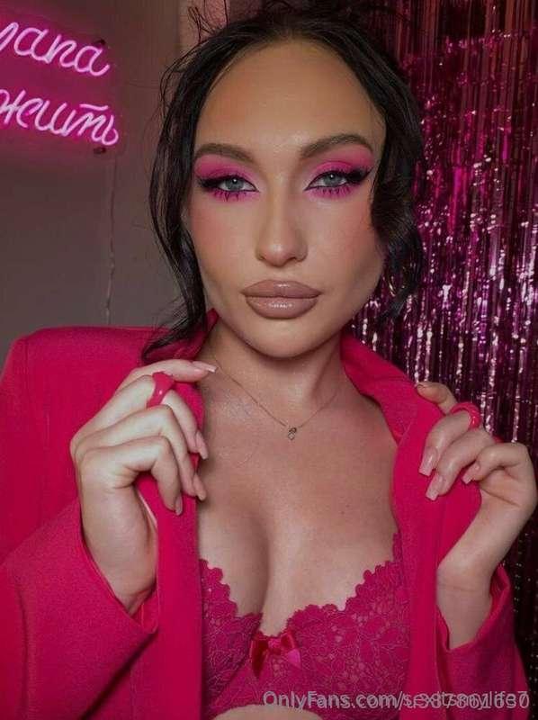 🌟Step into the world of @lovelyrita 🌟 This sweet yet sassy g..