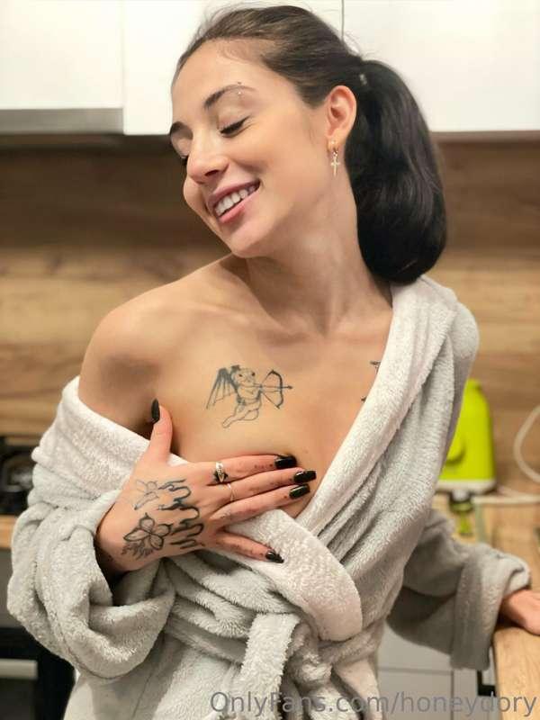 Time to cook some 🧁 🤤 it makes me horny 😏