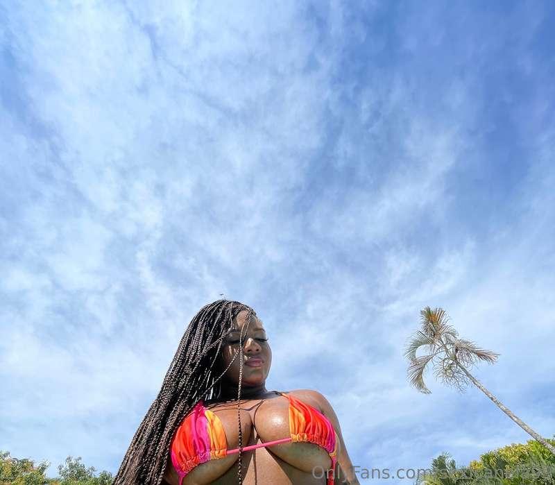 Do you like the view? 👀