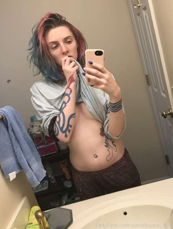 Quick pic before bed 😜