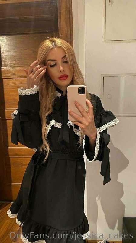 💕💕Black or white? Help me to choose?🫶🏻😘🤗

Waiting your opini..