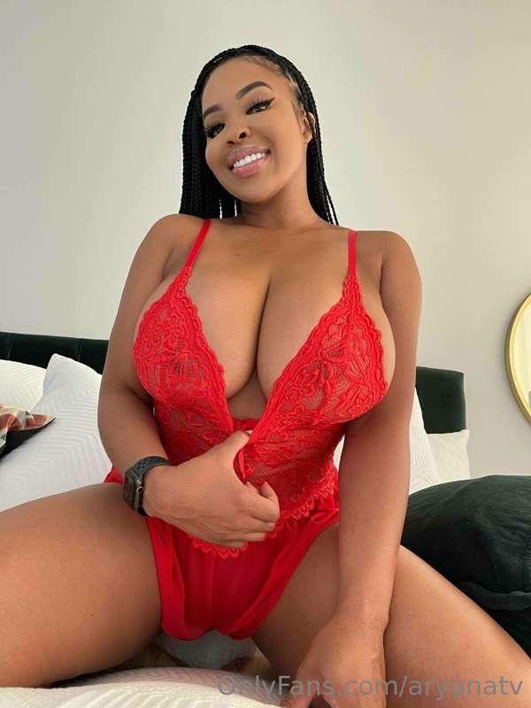 Cum fuck my tits 🍆💦 With that throbbing cock