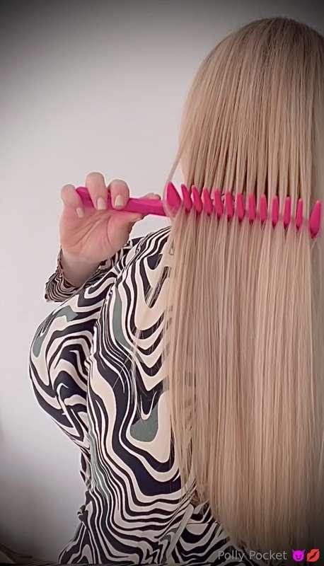 Does my long blonde hair trigger you? 😏