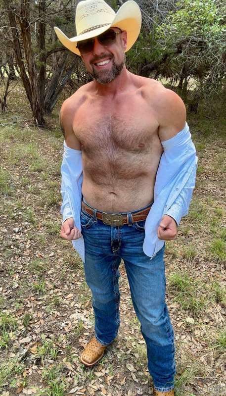 You're not gonna let me undress myself right? 😜