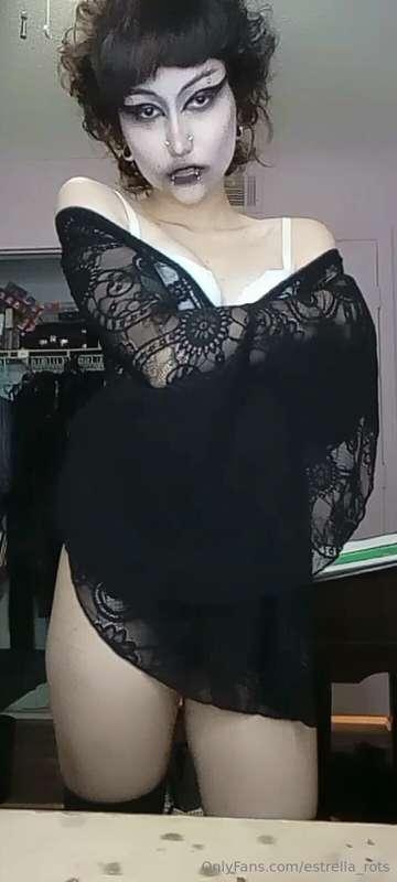 Like my outfit? Or would you rather see underneath? I'm movi..