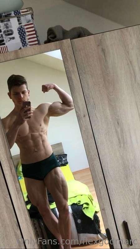 Biceps check 😋😋