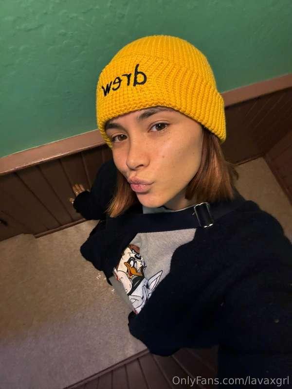 Send me kisses back 💋