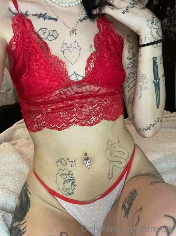 I'm alone rn! DM ME 💋