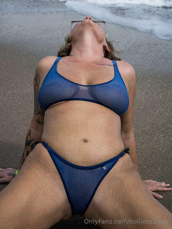 holliess1free image #0