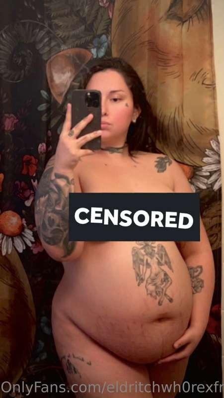 A little bump update, a look at how my tits are getting full..