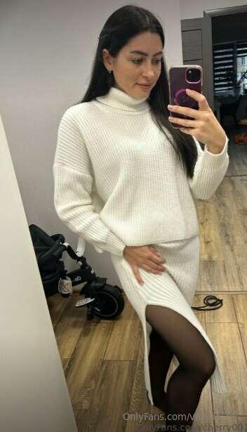 💜💜Ukrainian 🇺🇦🇺🇦🇺🇦 from Kyiv My friend😍 please look at this ..