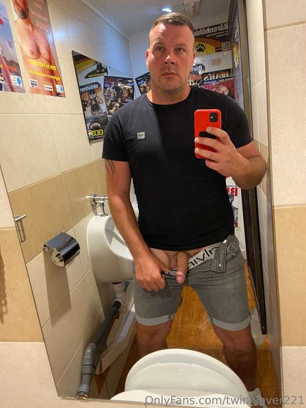 Any filthy sluts about? 👌🏻😋