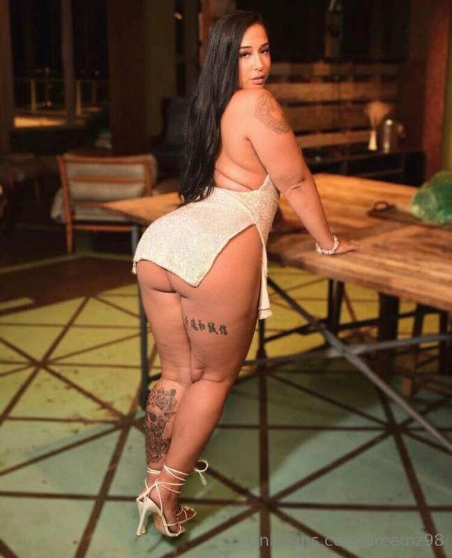 I've got that fat 🍆 of yours on my mind. send me a 🍆 pic?