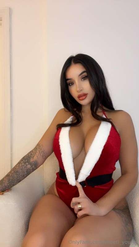 Fuck my big juicy tits 😜