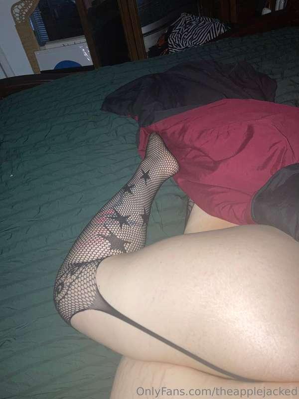 Fell asleep 😴 in my stockings. 🤭