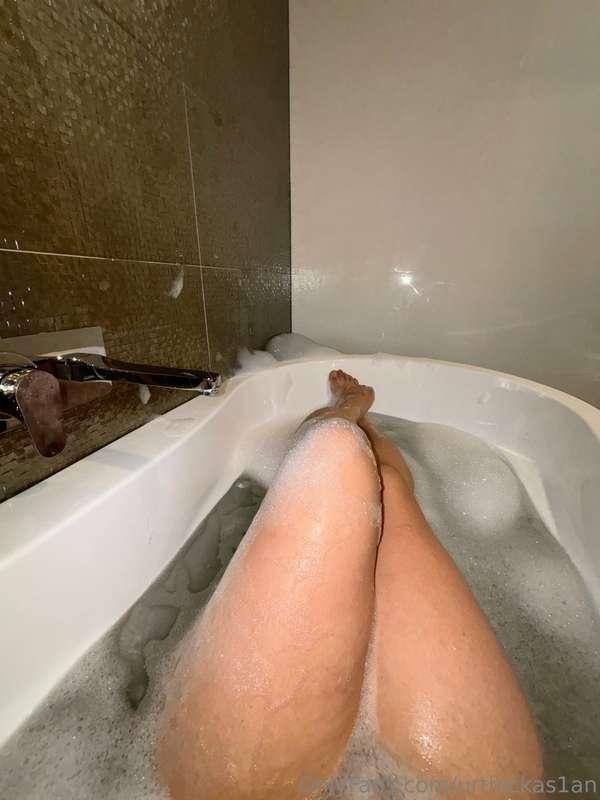 Permission granted for piggy’s to DM  Good behaviour may be ..