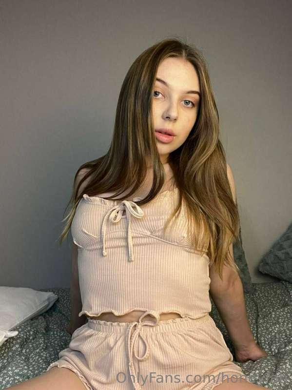 do you like my outfit? 
close your eyes and imagine me whisp..