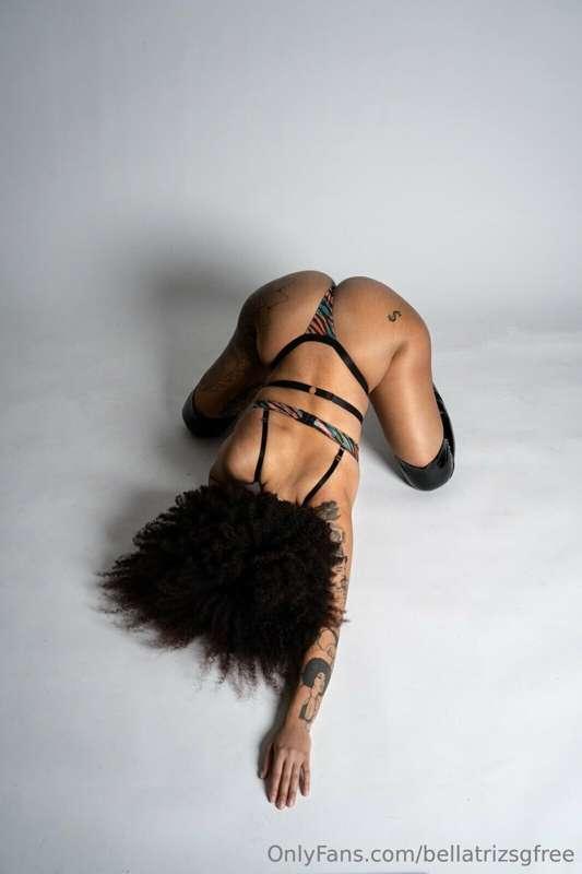 my body need spanks😈
