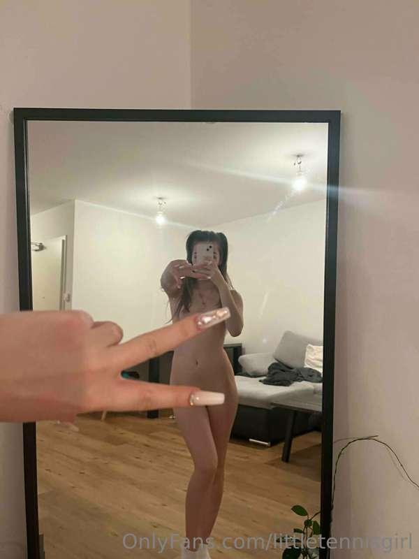 this is what 2 fingers can do.. what do you think i can do w..