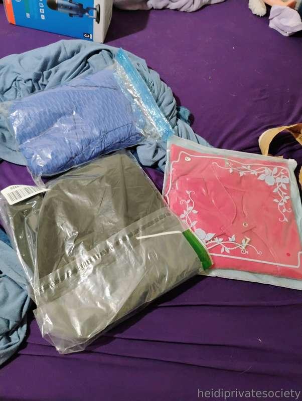 What a way to start the new year! Came home to gifts! Happy ..