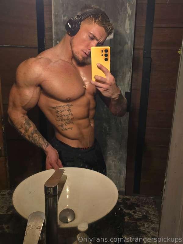 Fitness champ naughty comunity @zahry_vip Giving FREE week t..