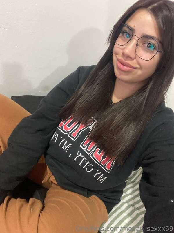 Caught mid-blush… or mid-fantasy? You decide 😇💋 Or cum to th..