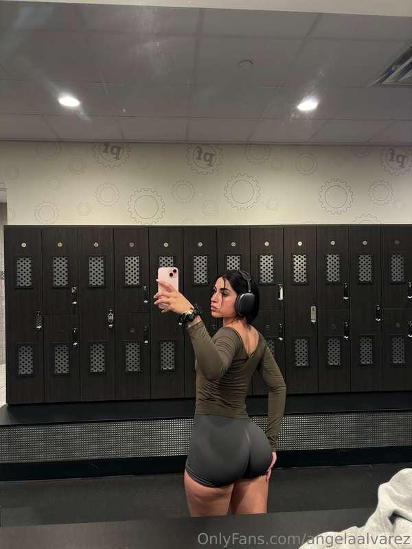 does my ass look good in here? 🤭
